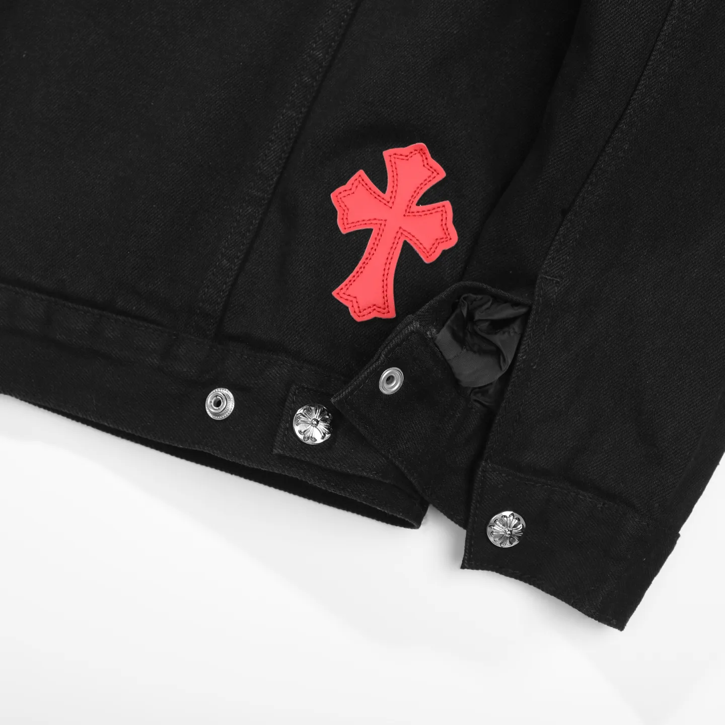 P340 ChromeHearts CH ChromeHearts Lamb Wool Collar Jacket Black Denim Jacket Colorful Cross Patchwork Leather Suede Lamb Wool Lining Fashionable and Personalized Super versatile and good-looking denim jacket Suitable for both men and women A must-have item Packaging Tag Collar Label Washed Wheat Complete Color: Black Size: S-XL